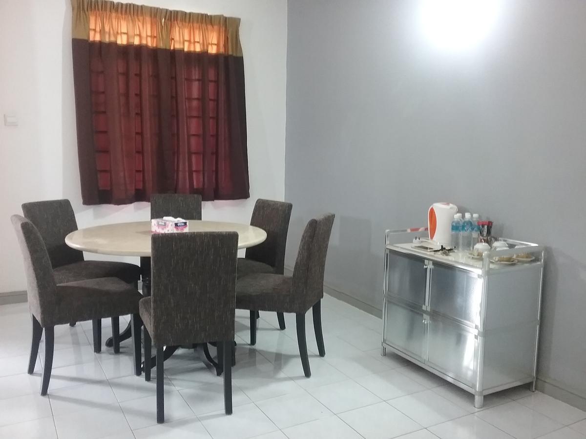 Anjung Homestay セパン エクステリア 写真