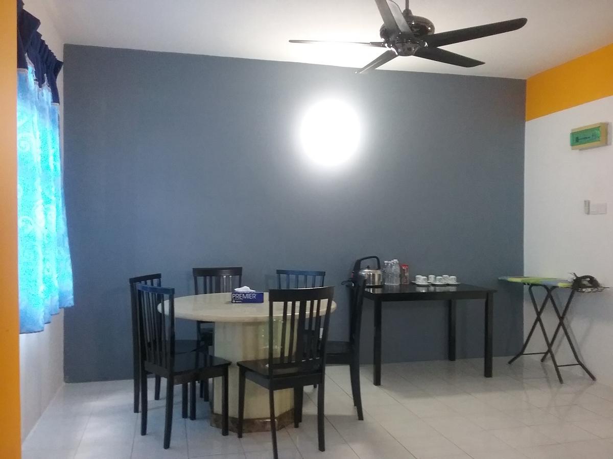 Anjung Homestay セパン エクステリア 写真